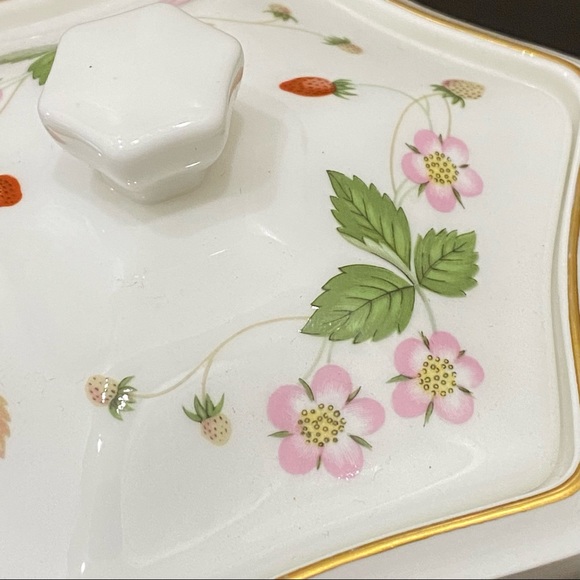 Vintage WEDGWOOD Wild Strawberry Trinket Box - Picture 8 of 9